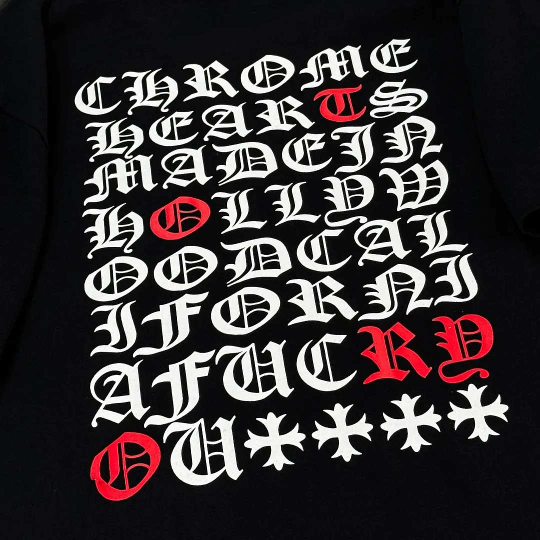P170 Chrome Hearts 25 high-end versions. The fabric is made of 300 grams of high-density pure cotton. It does not deform or shrink. It has three labels. It is the same style for men and women. Technology: suede foaming + digital printing. Color: white, black. SIZE: S-XL.